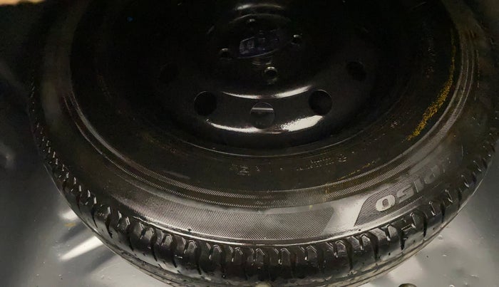 2019 Maruti Dzire VXI, CNG, Manual, 69,789 km, Spare Tyre