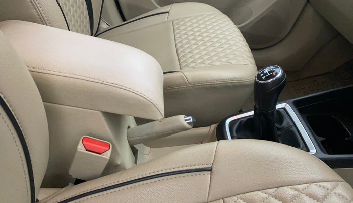 2019 Maruti Dzire VXI, CNG, Manual, 69,789 km, Gear Lever