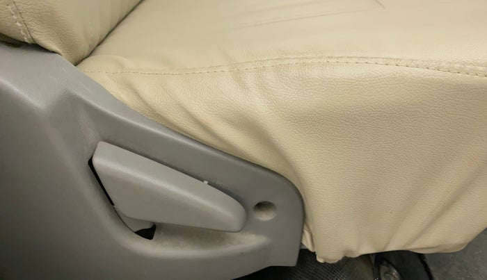 2016 Datsun Go Plus T, Petrol, Manual, 46,918 km, Driver Side Adjustment Panel