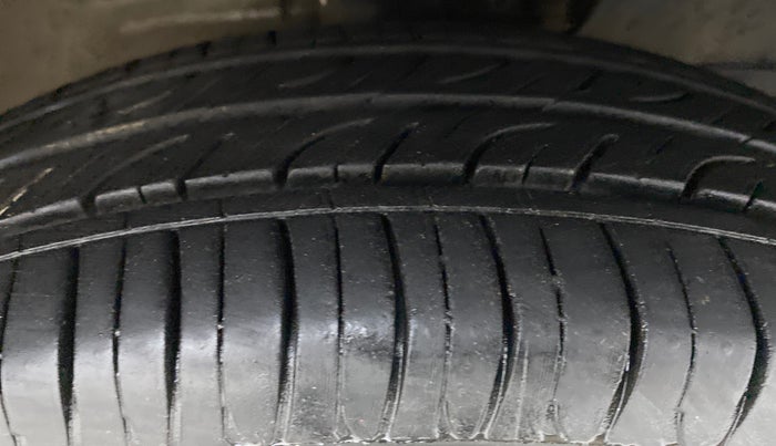 2019 Maruti New Wagon-R LXI CNG 1.0 L, CNG, Manual, 88,716 km, Right Front Tyre Tread