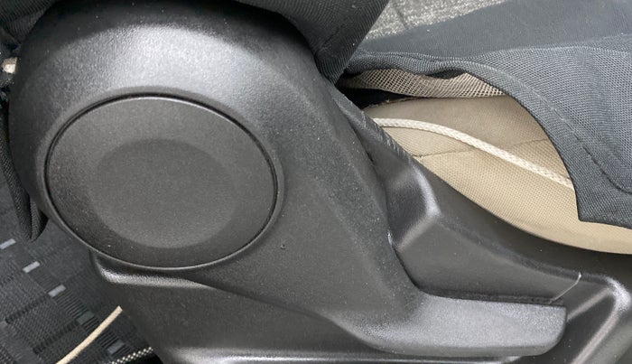 2019 Maruti New Wagon-R LXI CNG 1.0 L, CNG, Manual, 88,716 km, Driver Side Adjustment Panel