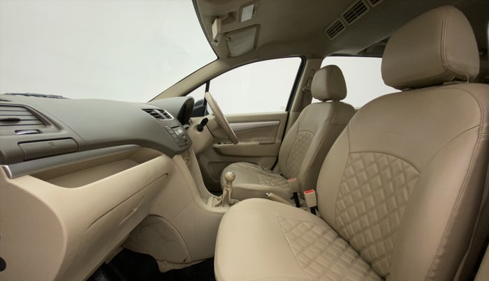 2014 Maruti Ertiga VXI CNG, CNG, Manual, 1,05,177 km, Right Side Front Door Cabin
