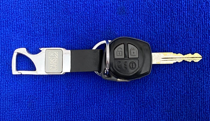 2014 Maruti Ertiga VXI CNG, CNG, Manual, 1,05,177 km, Key Close Up