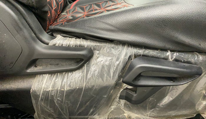 2021 Tata Tiago XZ PLUS PETROL, Petrol, Manual, 21,869 km, Driver Side Adjustment Panel