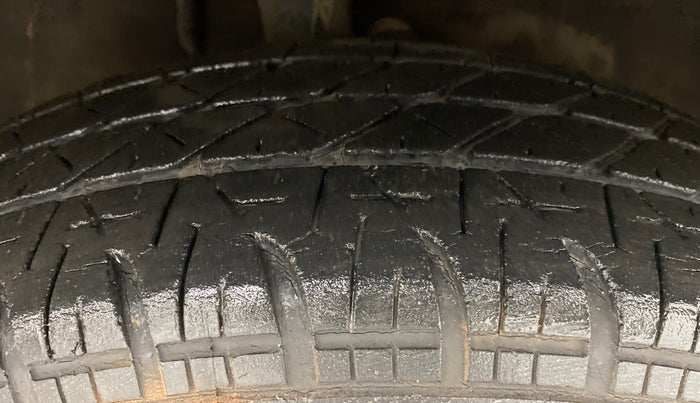 2014 Maruti Ritz VXI, Petrol, Manual, 32,713 km, Right Front Tyre Tread