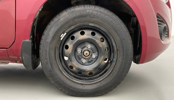 2014 Maruti Ritz VXI, Petrol, Manual, 32,713 km, Right Front Wheel