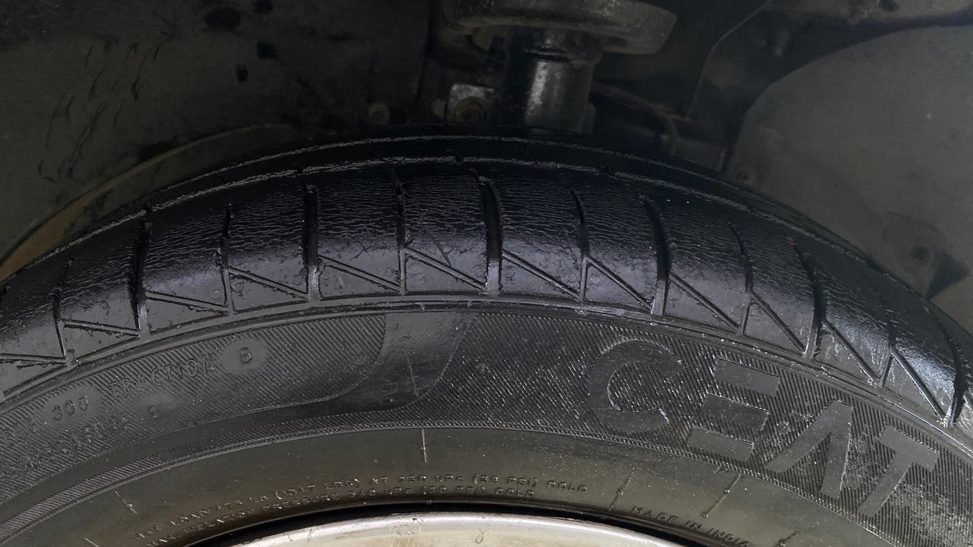 2013 Ford Figo EXI 1.2 PETROL, Petrol, Manual, 86,662 km, Right Front Tyre Tread
