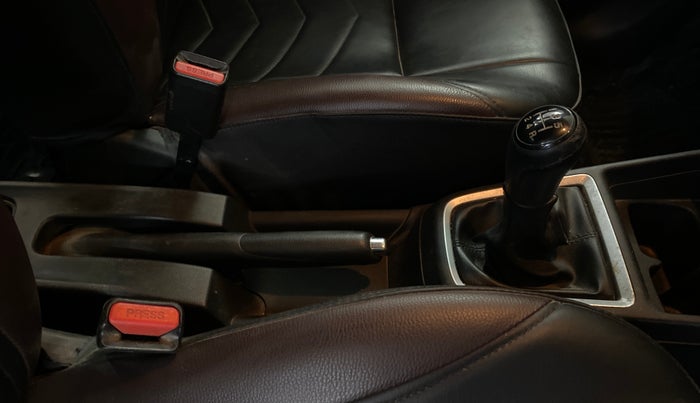 2018 Maruti Swift VXI, Petrol, Manual, 51,453 km, Gear Lever