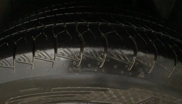 2020 MG HECTOR SHARP HYBRID 1.5 PETROL, Petrol, Manual, 87,261 km, Left Rear Tyre Tread