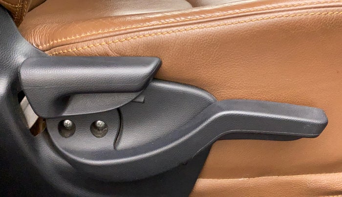 2017 Honda Brio VX AT, Petrol, Automatic, 32,453 km, Driver Side Adjustment Panel