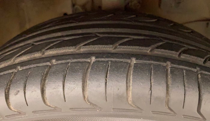 2017 Honda Brio VX AT, Petrol, Automatic, 32,453 km, Right Front Tyre Tread