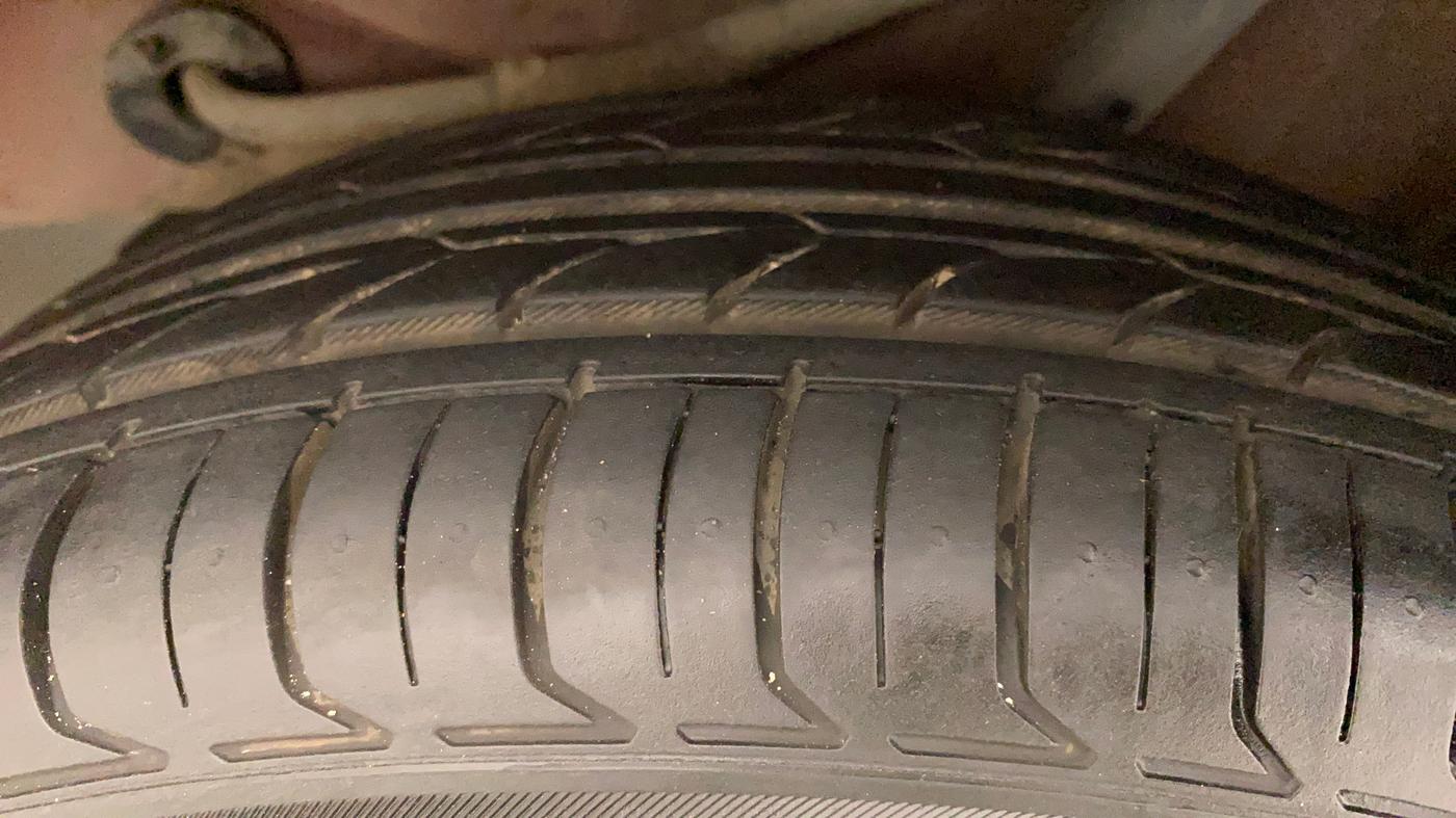 2017 Honda Brio VX AT, Petrol, Automatic, 32,453 km, Left Rear Tyre Tread