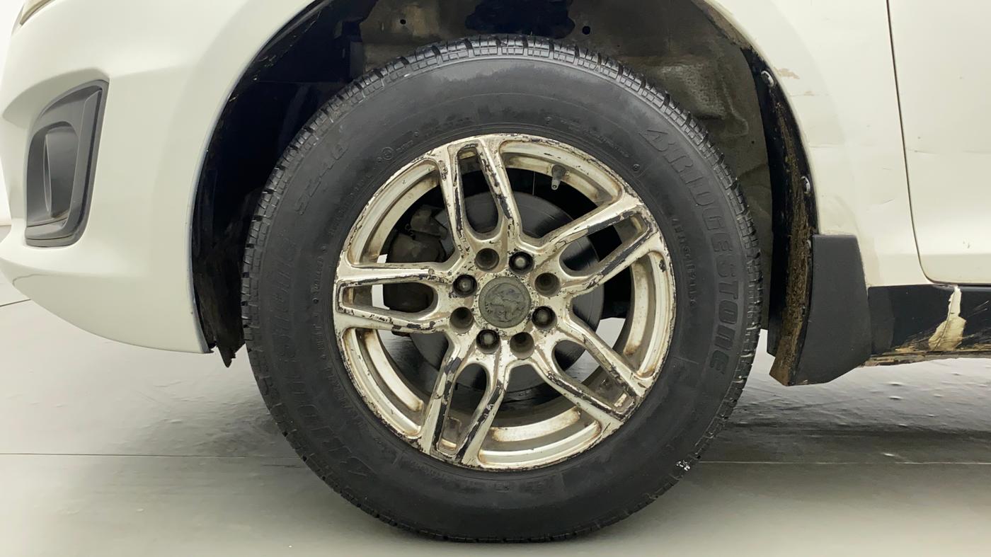 2015 Maruti Swift LXI (O), Petrol, Manual, 63,072 km, Left Front Wheel