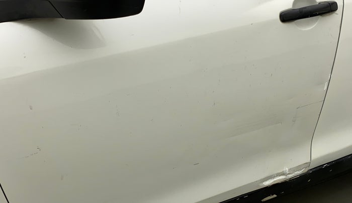 2015 Maruti Swift LXI (O), Petrol, Manual, 63,072 km, Front passenger door - Slightly dented