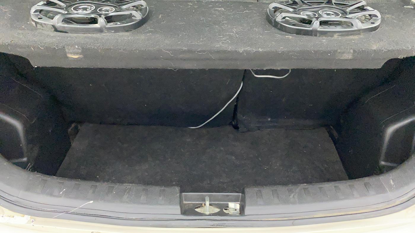 2015 Maruti Swift LXI (O), Petrol, Manual, 63,072 km, Boot Inside
