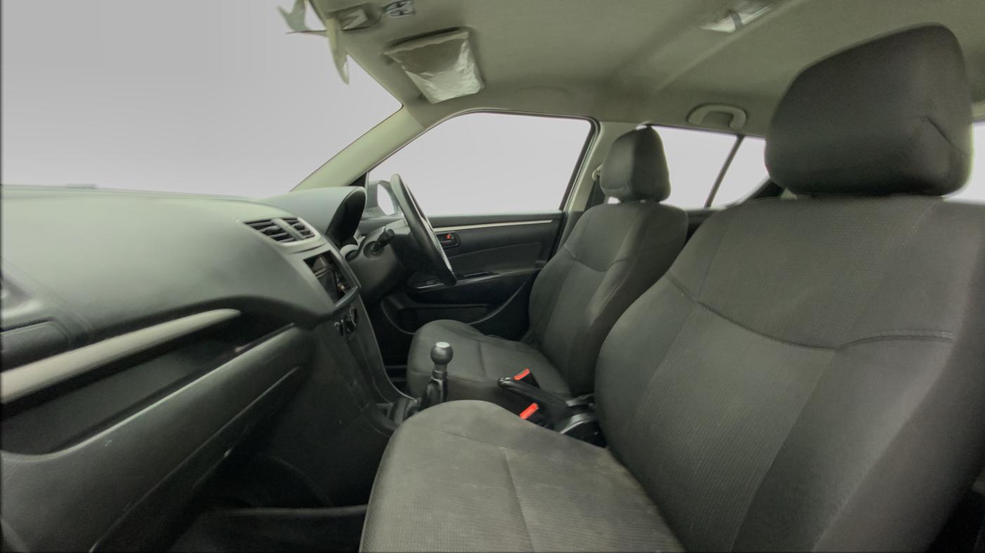 2015 Maruti Swift LXI (O), Petrol, Manual, 63,072 km, Right Side Front Door Cabin