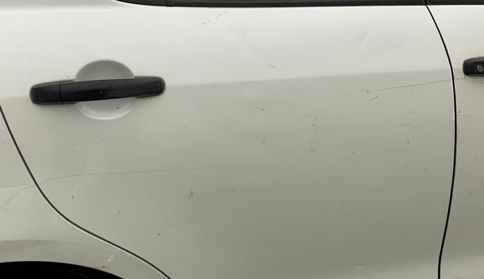 2015 Maruti Swift LXI (O), Petrol, Manual, 63,072 km, Right rear door - Slightly dented