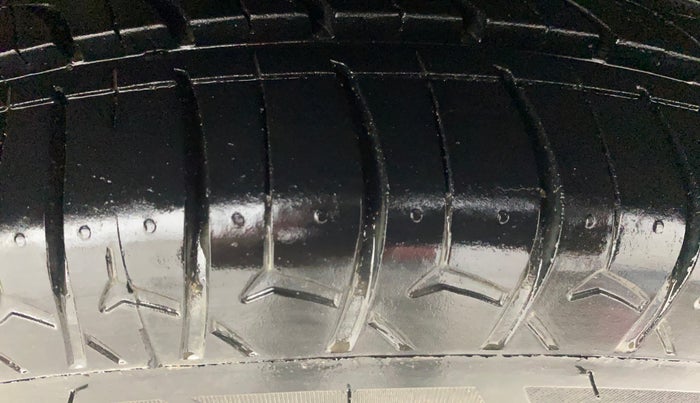 2019 Hyundai Elite i20 MAGNA PLUS 1.2, Petrol, Manual, 39,201 km, Right Front Tyre Tread