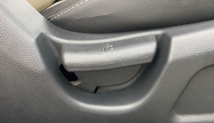 2019 Hyundai Elite i20 MAGNA PLUS 1.2, Petrol, Manual, 39,201 km, Driver Side Adjustment Panel