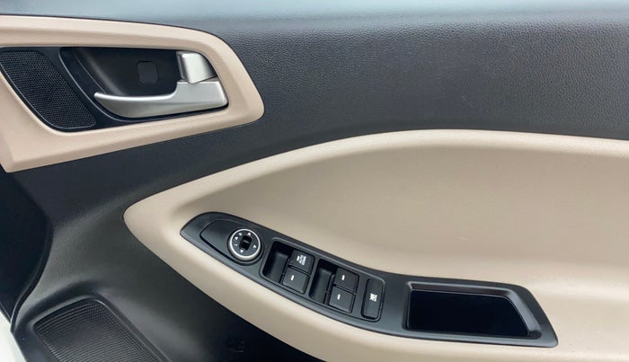 2019 Hyundai Elite i20 MAGNA PLUS 1.2, Petrol, Manual, 39,201 km, Driver Side Door Panels Control