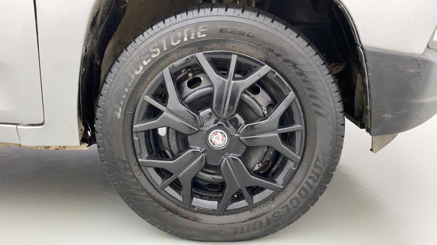 2019 Mahindra Kuv100 K2 TRIP CNG, CNG, Manual, 57,019 km, Right Front Wheel