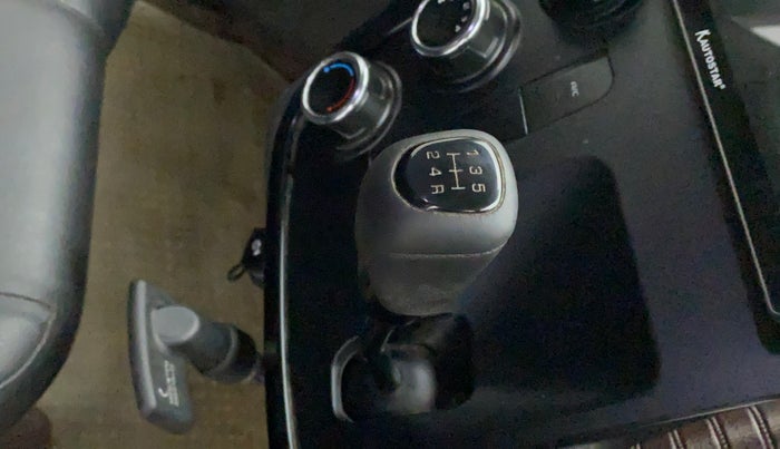 2019 Mahindra Kuv100 K2 TRIP CNG, CNG, Manual, 57,019 km, Gear Lever