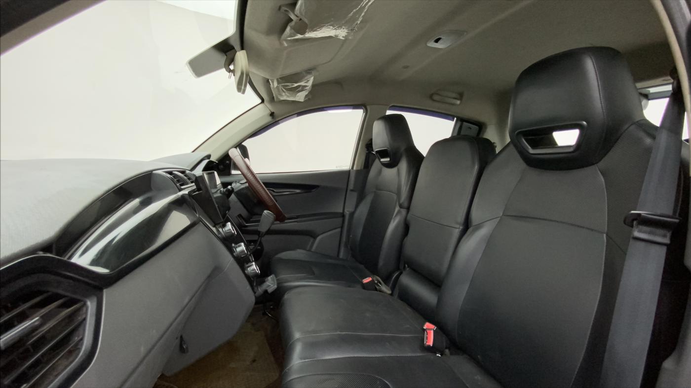 2019 Mahindra Kuv100 K2 TRIP CNG, CNG, Manual, 57,019 km, Right Side Front Door Cabin