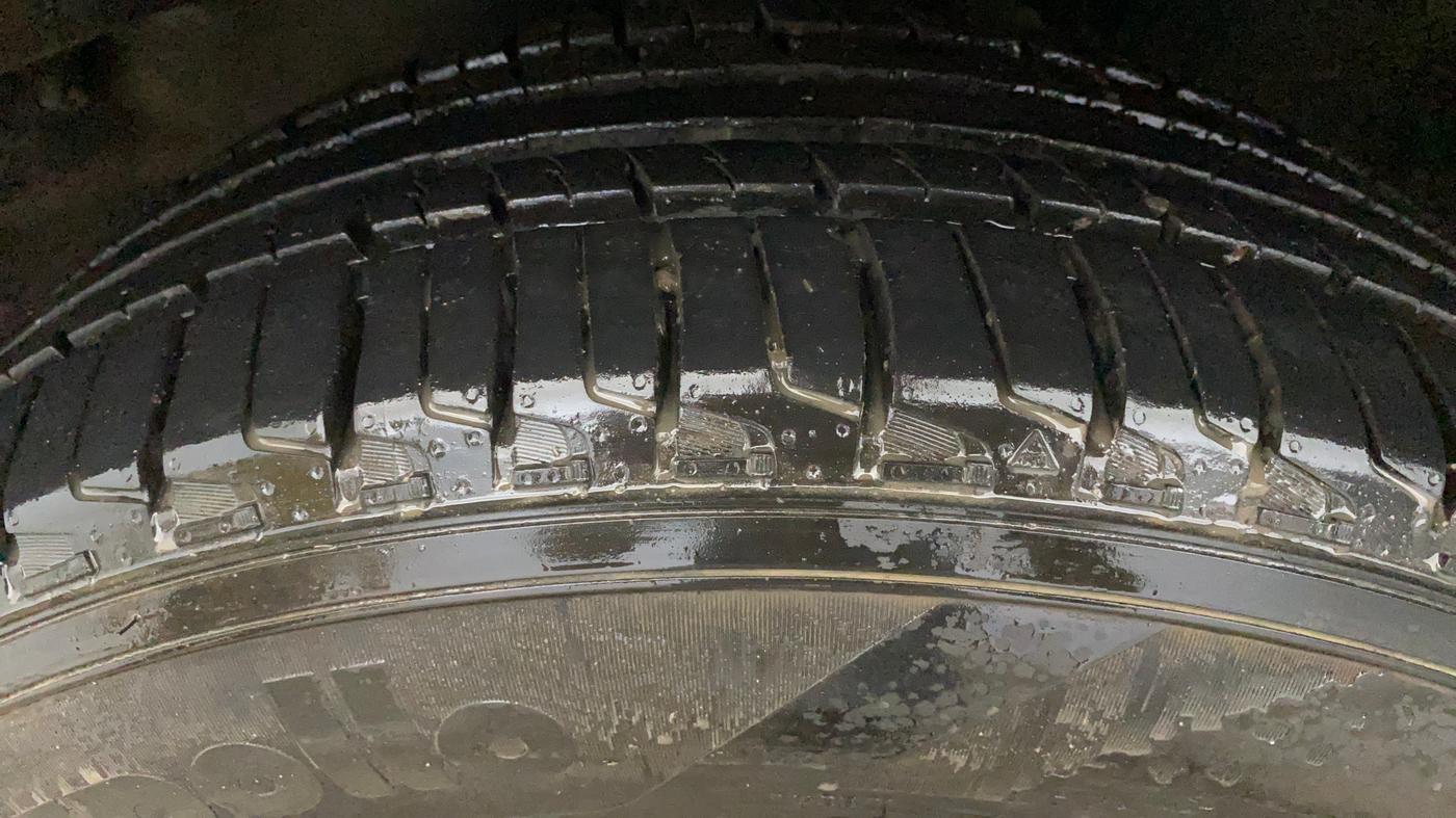 2022 Tata Harrier XZA PLUS 2.0L, Diesel, Automatic, 49,501 km, Left Front Tyre Tread