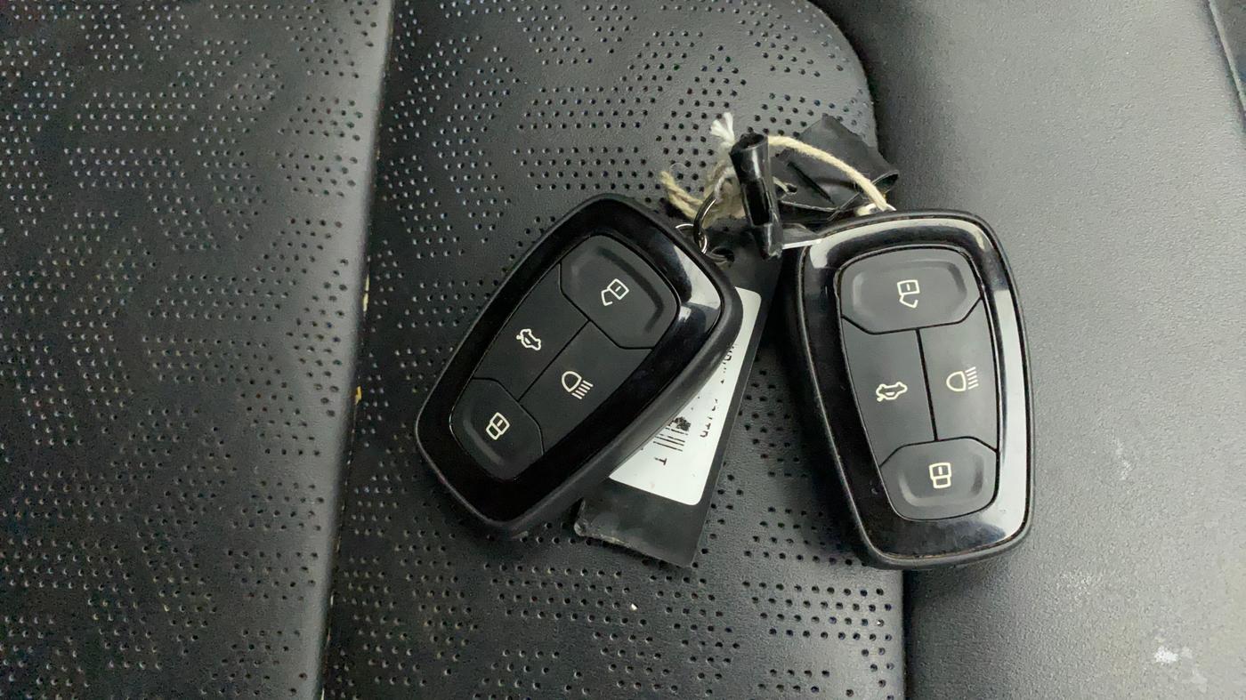 2022 Tata Harrier XZA PLUS 2.0L, Diesel, Automatic, 49,501 km, Key Close Up