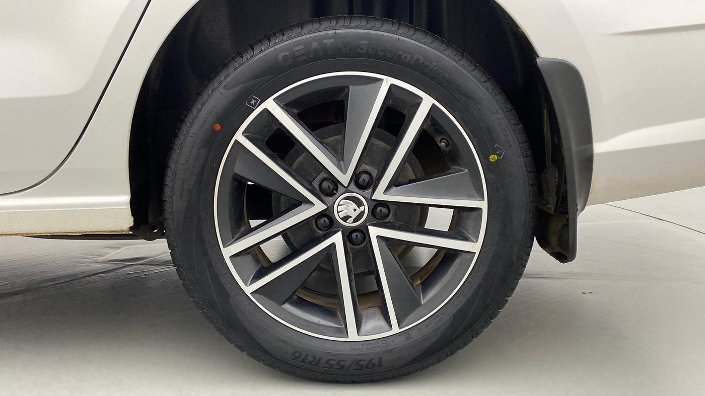 2020 Skoda Rapid STYLE 1.0TSI MT, Petrol, Manual, 40,487 km, Left Rear Wheel