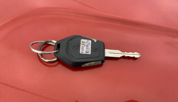 2016 Mahindra TUV300 T8, Diesel, Manual, 37,779 km, Key Close Up