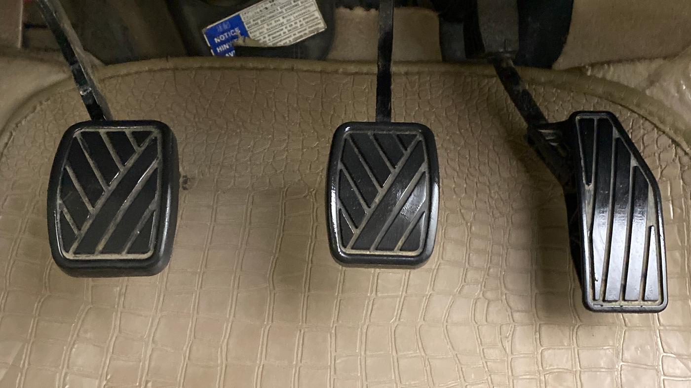 2017 Maruti Dzire VXI, Petrol, Manual, 33,249 km, Pedals