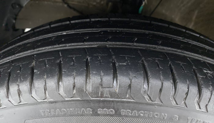 2017 Maruti Dzire VXI, Petrol, Manual, 33,249 km, Left Front Tyre Tread