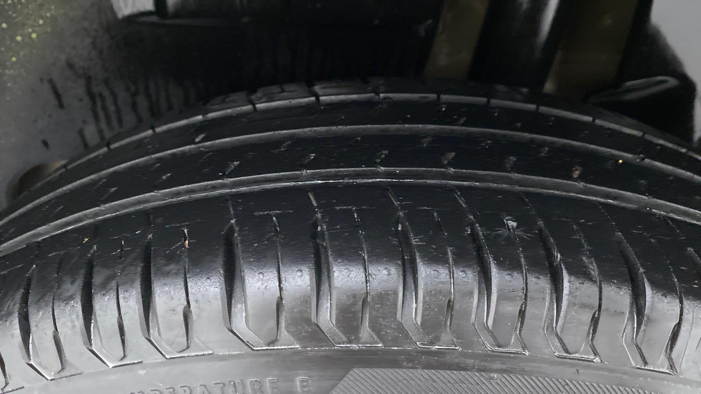 2017 Maruti Dzire VXI, Petrol, Manual, 33,249 km, Left Rear Tyre Tread