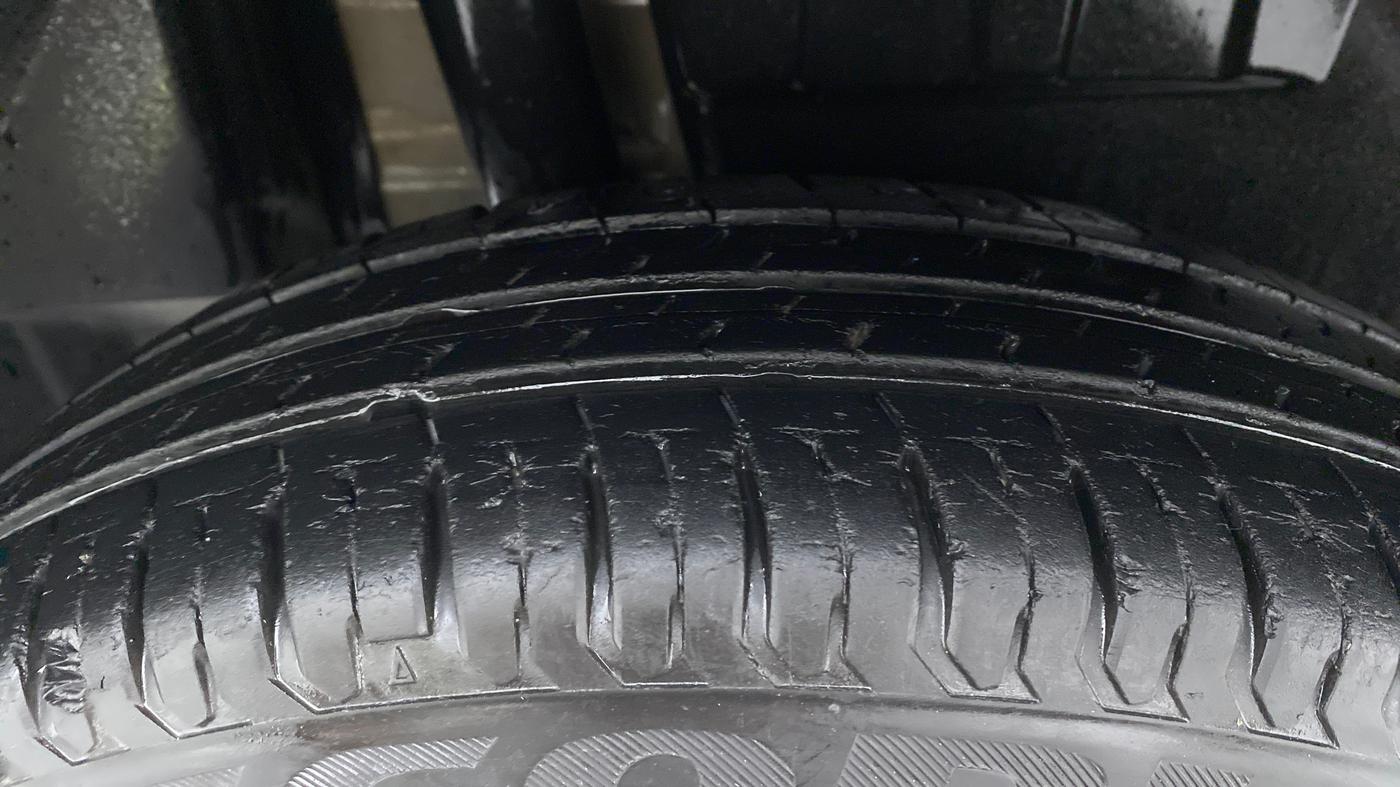 2017 Maruti Dzire VXI, Petrol, Manual, 33,249 km, Right Rear Tyre Tread