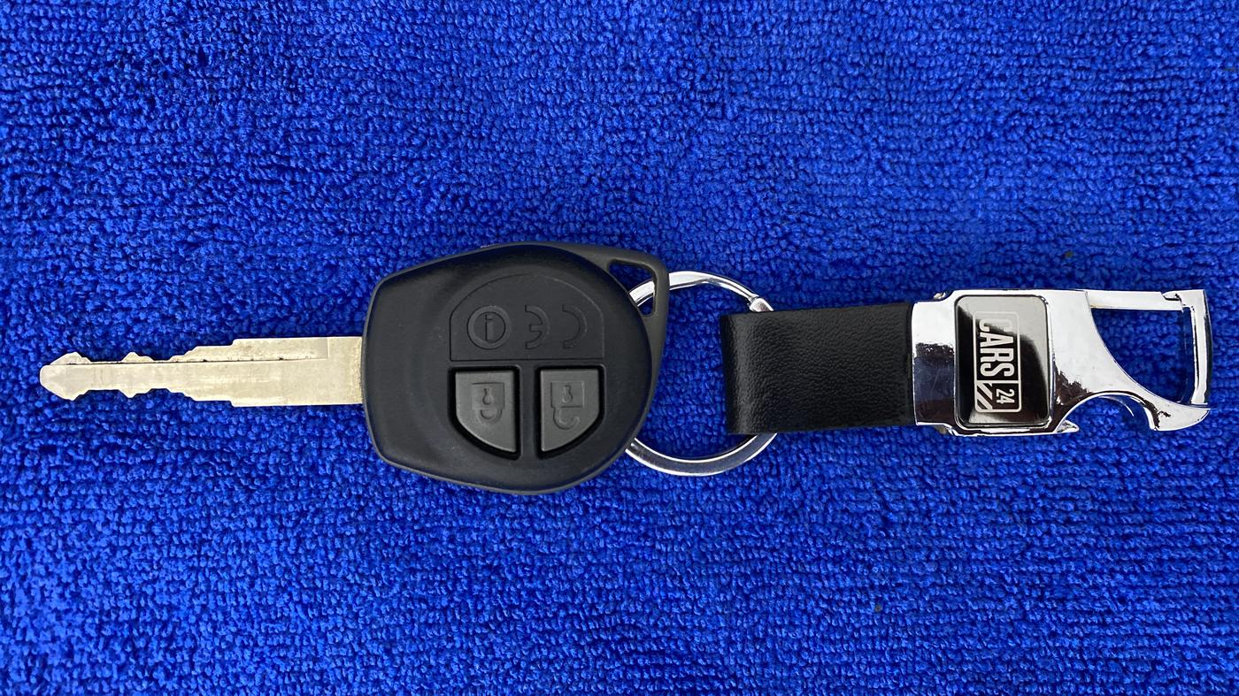 2017 Maruti Dzire VXI, Petrol, Manual, 33,249 km, Key Close Up