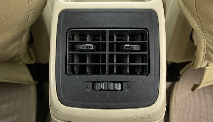 2017 Maruti Dzire VXI, Petrol, Manual, 33,249 km, Rear AC Vents