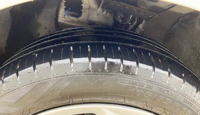 2017 Hyundai Elite i20 ASTA 1.2, Petrol, Manual, 75,093 km, Left Front Tyre Tread