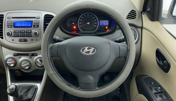 2016 Hyundai i10 MAGNA 1.1, Petrol, Manual, 20,567 km, Steering Wheel Close Up
