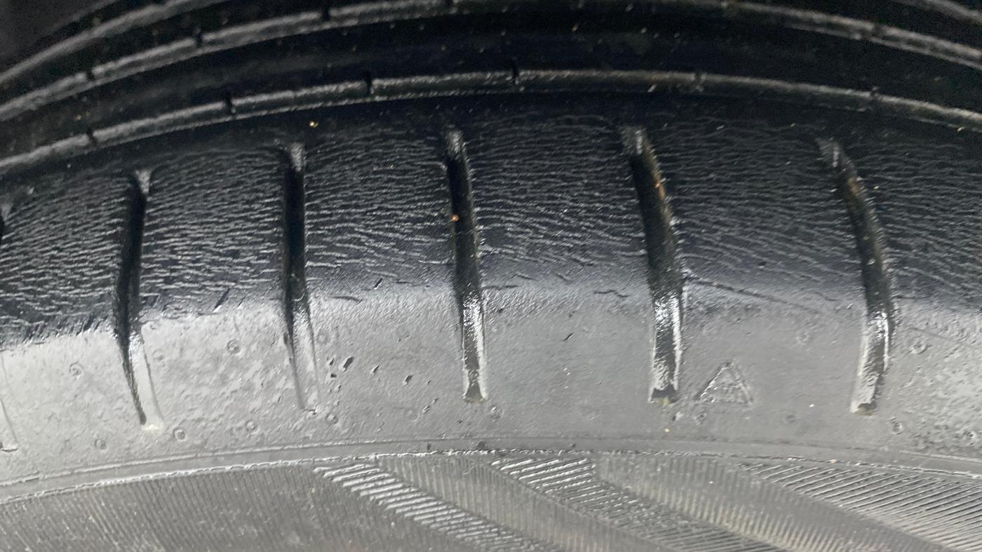 2019 Maruti Ciaz ALPHA 1.5 SHVS PETROL, Petrol, Manual, 51,927 km, Right Front Tyre Tread