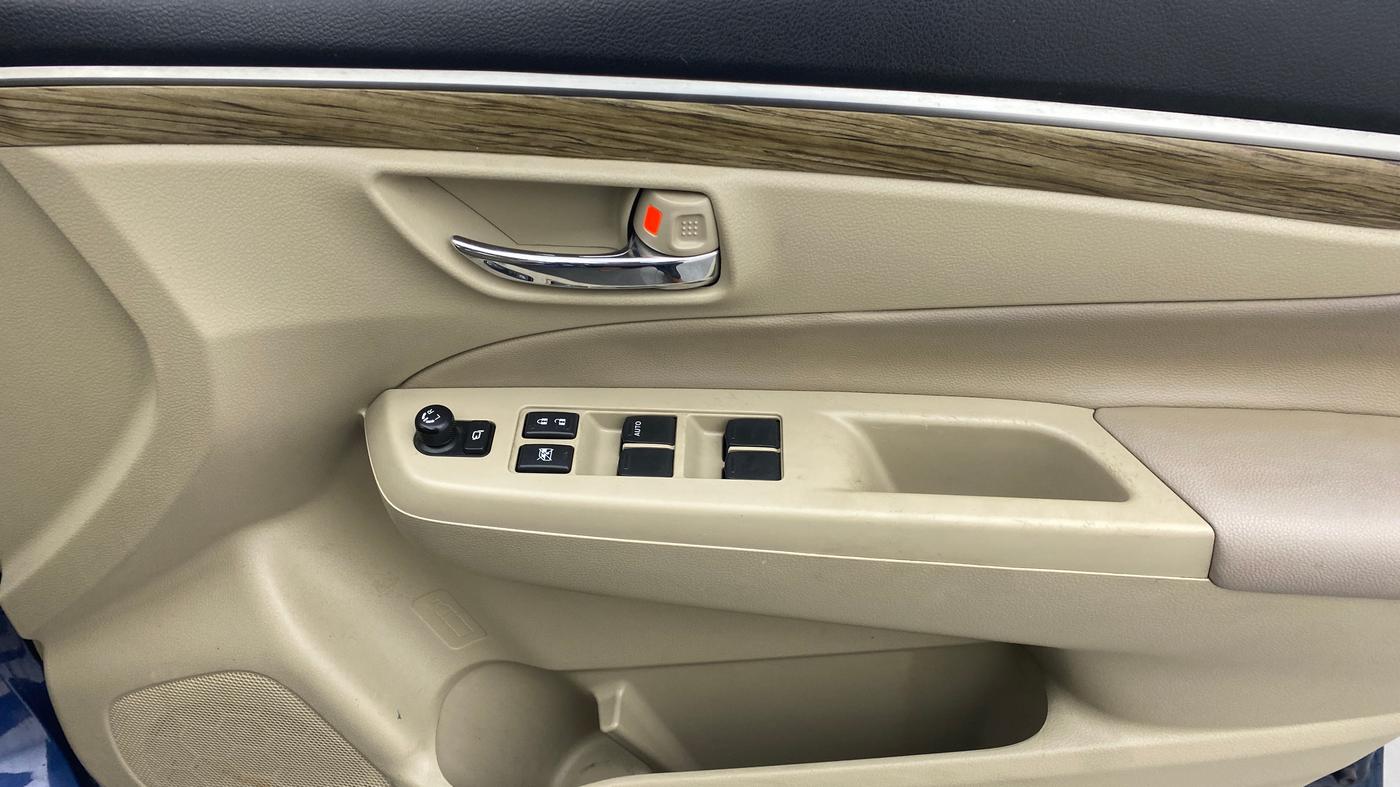 2019 Maruti Ciaz ALPHA 1.5 SHVS PETROL, Petrol, Manual, 51,927 km, Driver Side Door Panels Control