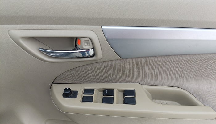 2014 Maruti Ertiga ZXI, Petrol, Manual, 92,485 km, Driver Side Door Panels Control