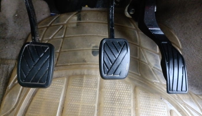 2014 Maruti Ertiga ZXI, Petrol, Manual, 92,485 km, Pedals