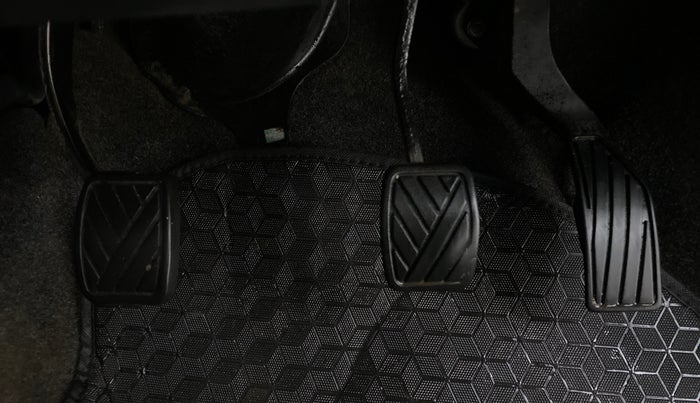 2014 Maruti Ritz VXI, Petrol, Manual, 82,506 km, Pedals