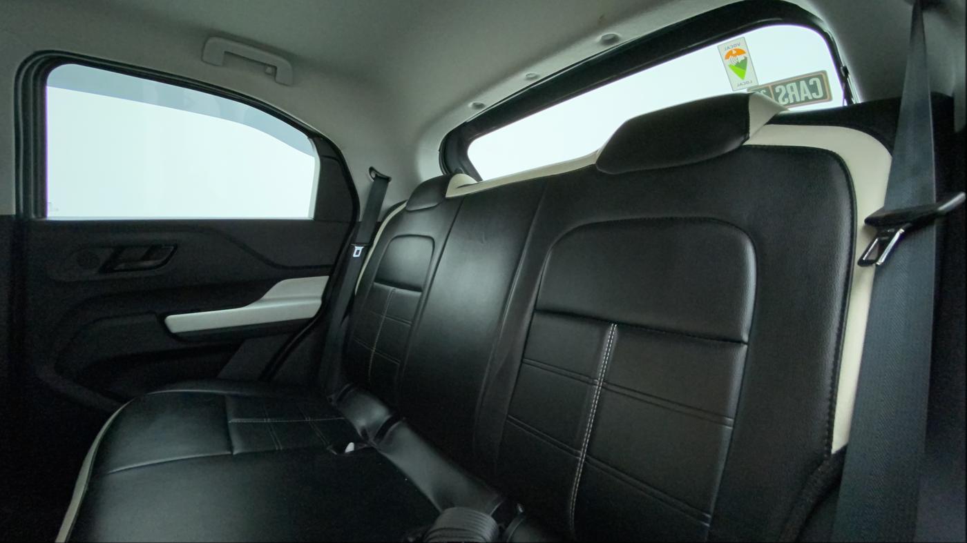 2023 Tata PUNCH ACCOMPLISHED MT, Petrol, Manual, 13,132 km, Right Side Rear Door Cabin