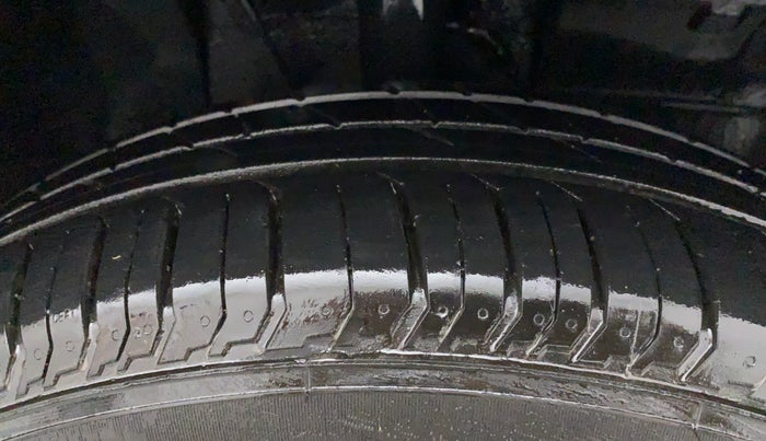 2023 Tata PUNCH ACCOMPLISHED MT, Petrol, Manual, 13,132 km, Right Front Tyre Tread