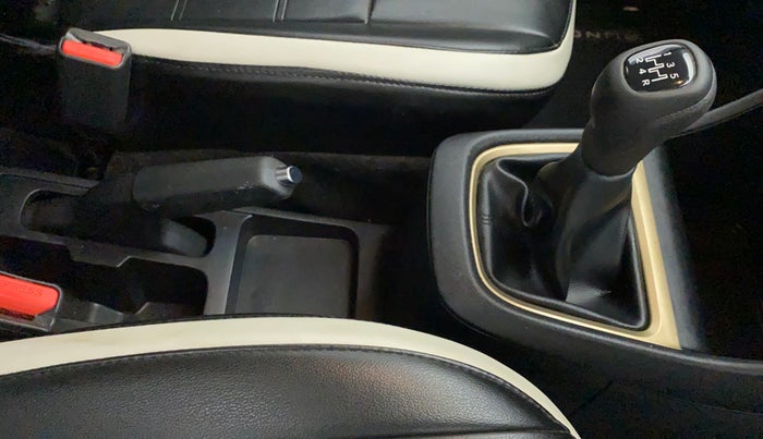2023 Tata PUNCH ACCOMPLISHED MT, Petrol, Manual, 13,132 km, Gear Lever