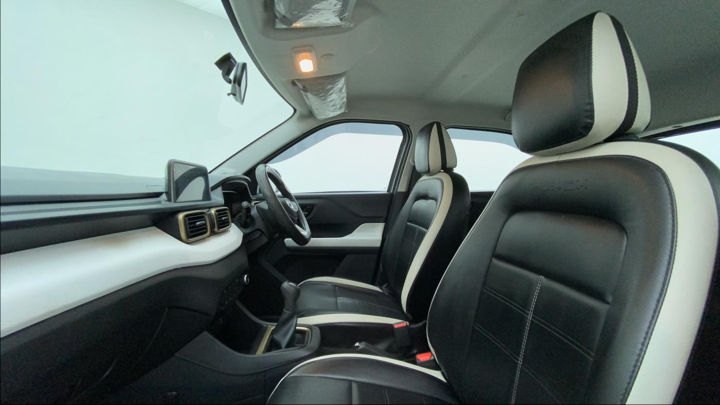 2023 Tata PUNCH ACCOMPLISHED MT, Petrol, Manual, 13,132 km, Right Side Front Door Cabin