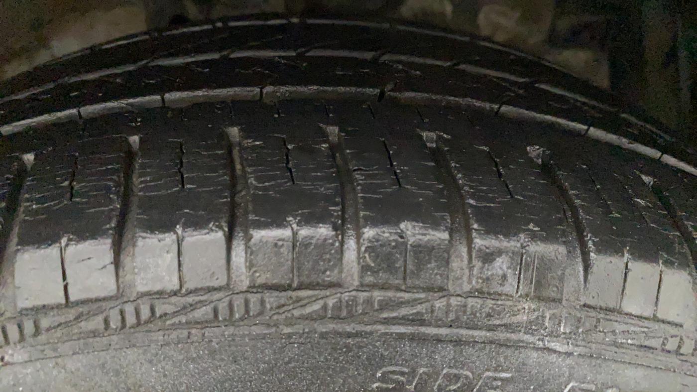 2013 Maruti Ertiga ZXI, Petrol, Manual, 39,406 km, Right Front Tyre Tread
