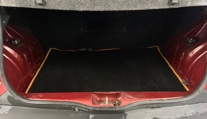 2016 Renault Kwid RXT 1.0, Petrol, Manual, 43,520 km, Boot Inside